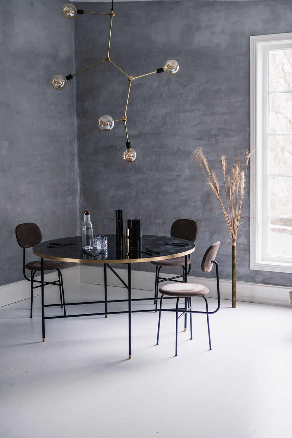 OCEAN Round Dining Table